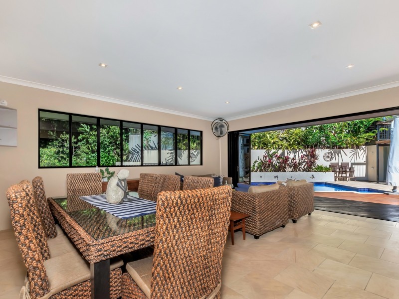 10-12 Cascades Drive, Redlynch QLD 4870