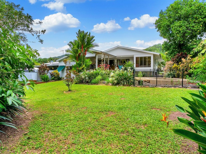 12 Fogarty Street, Whitfield QLD 4870