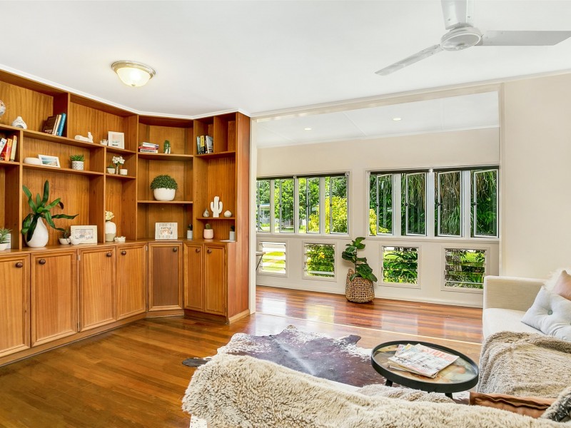12 Fogarty Street, Whitfield QLD 4870