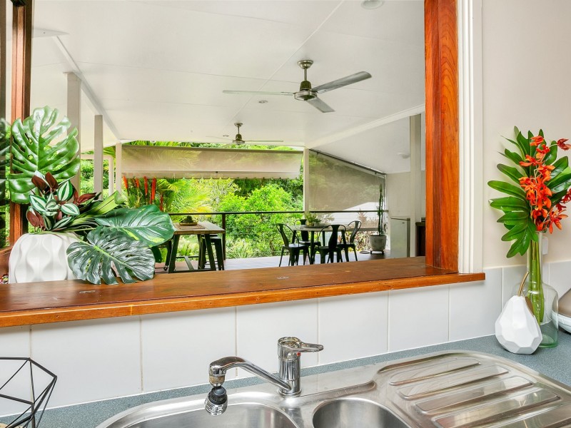 12 Fogarty Street, Whitfield QLD 4870