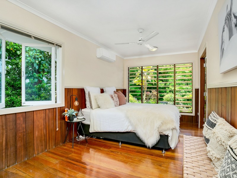 12 Fogarty Street, Whitfield QLD 4870