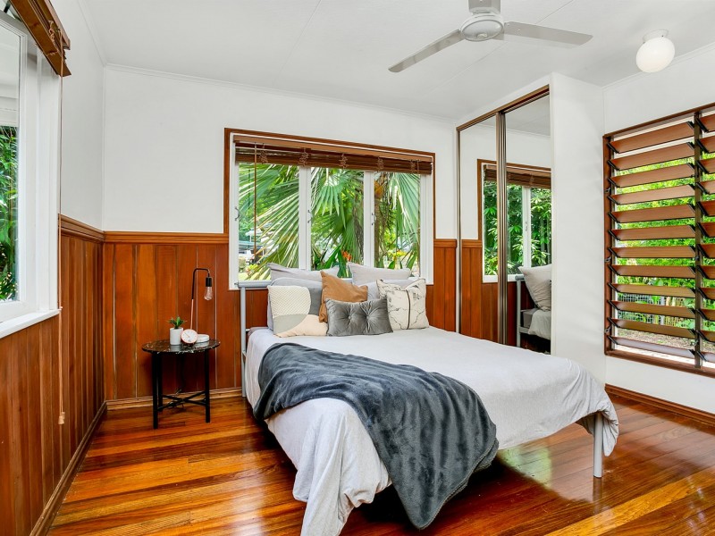 12 Fogarty Street, Whitfield QLD 4870