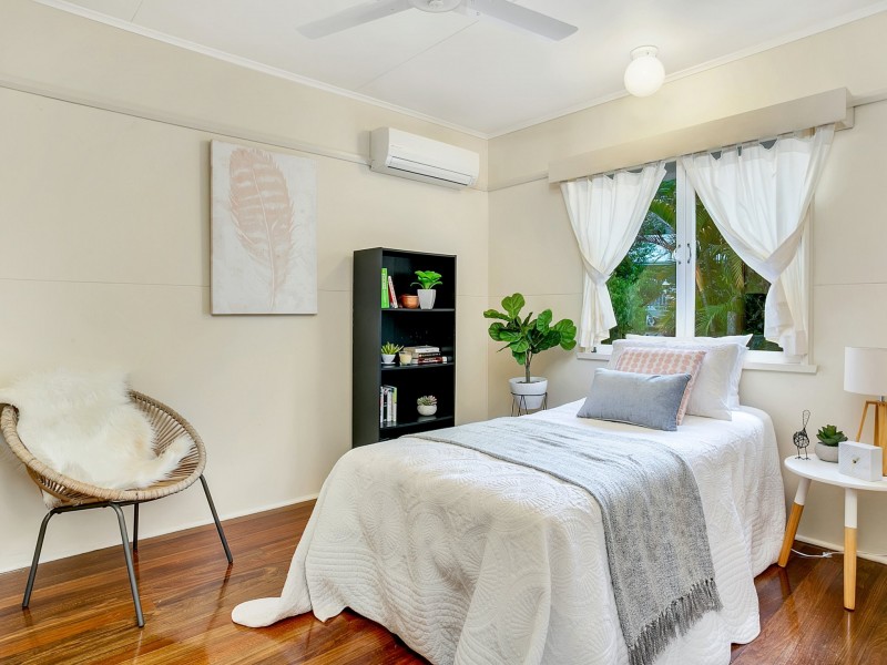 12 Fogarty Street, Whitfield QLD 4870