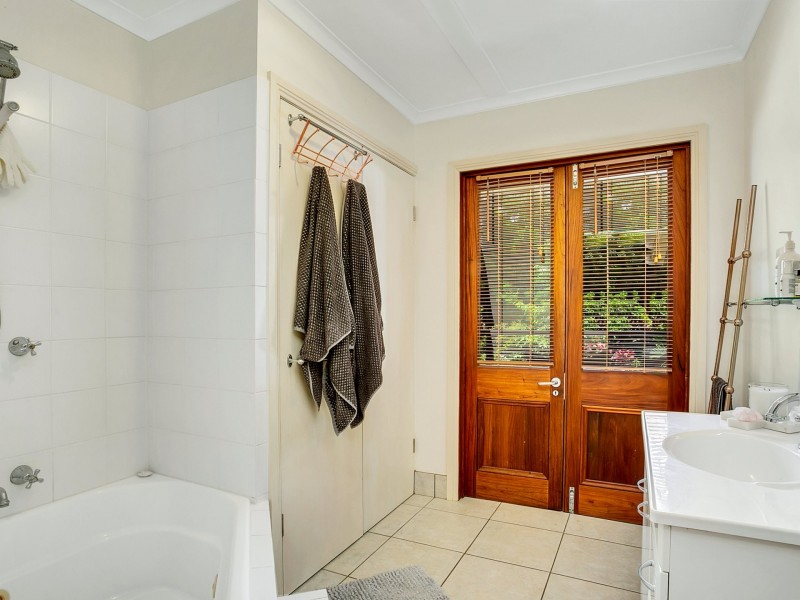 12 Fogarty Street, Whitfield QLD 4870