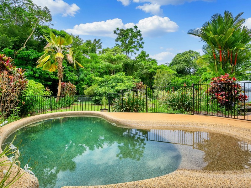 12 Fogarty Street, Whitfield QLD 4870