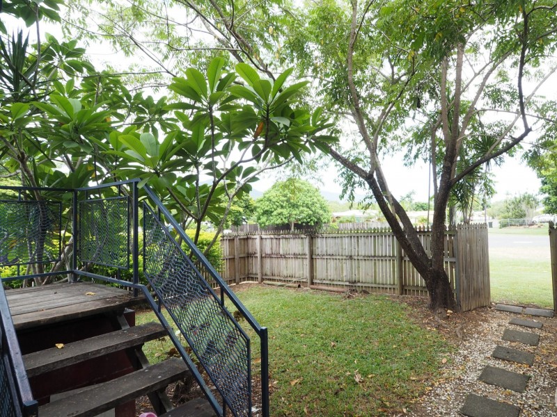 95 Mann Street, Westcourt QLD 4870