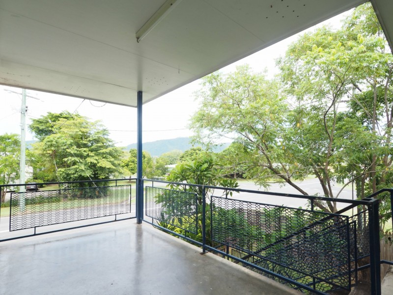 95 Mann Street, Westcourt QLD 4870