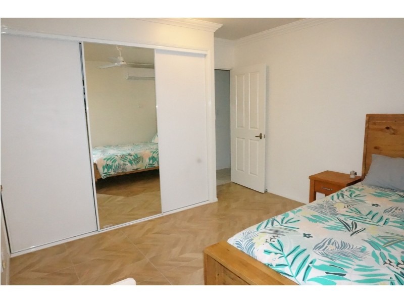 8/5 Lily Street, Cairns North QLD 4870