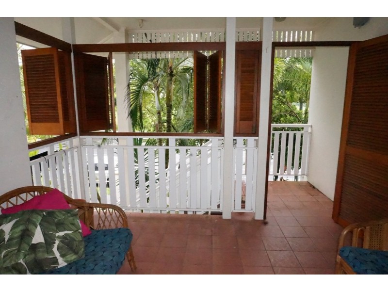 8/5 Lily Street, Cairns North QLD 4870