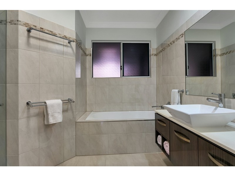 3 Wirrega Close, Caravonica QLD 4878