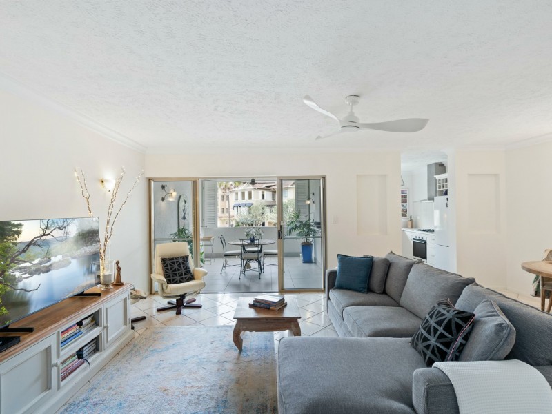 1308/2 Greenslopes Street, Cairns North QLD 4870