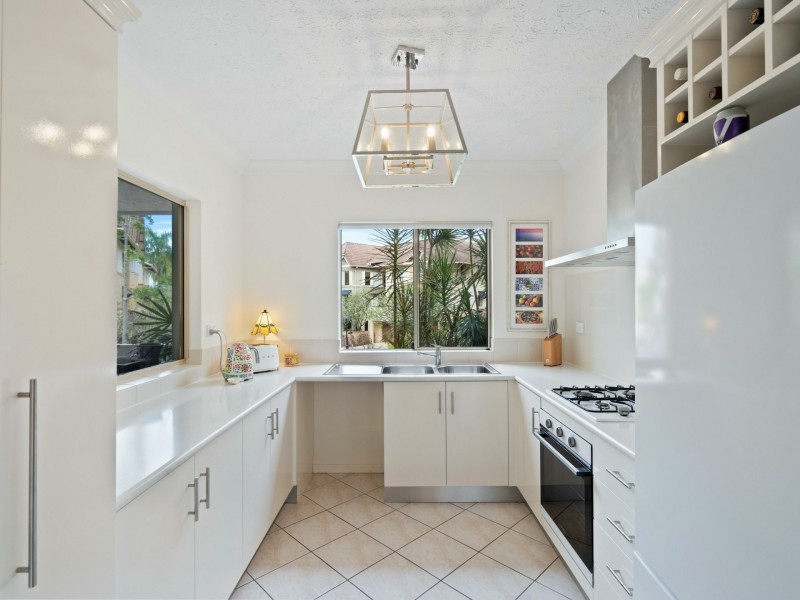 1308/2 Greenslopes Street, Cairns North QLD 4870