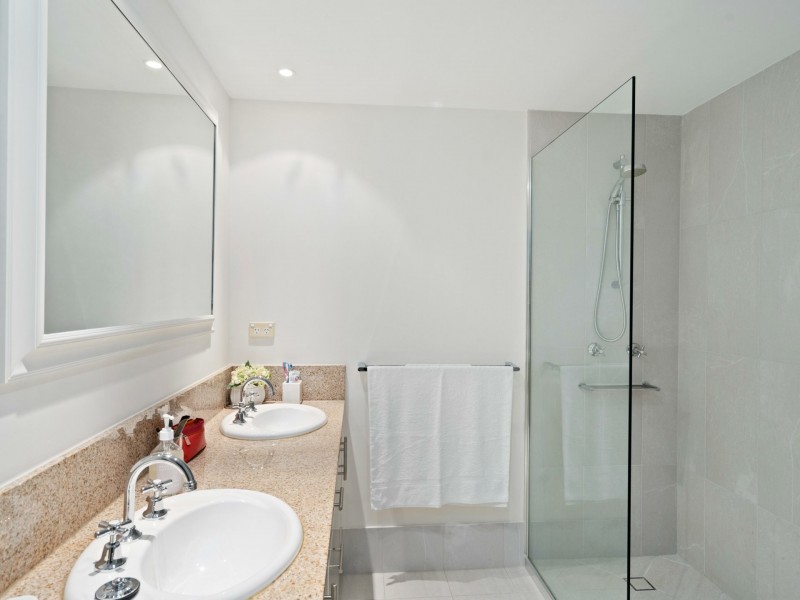 1308/2 Greenslopes Street, Cairns North QLD 4870