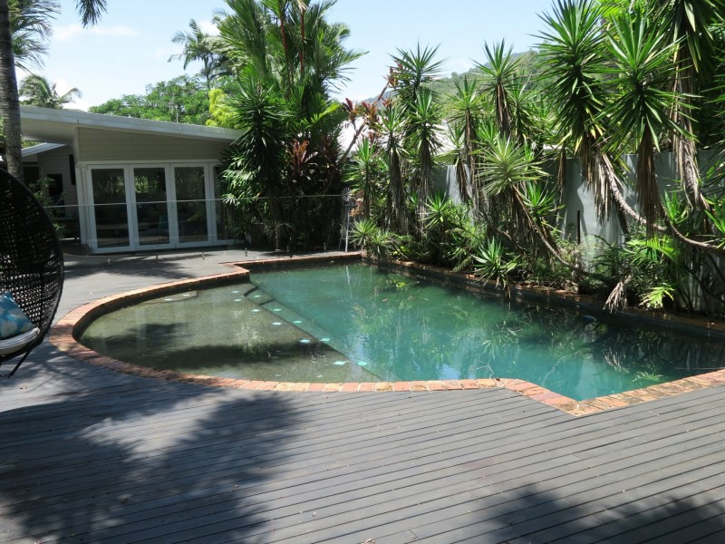 24 Bolton Street, Whitfield QLD 4870