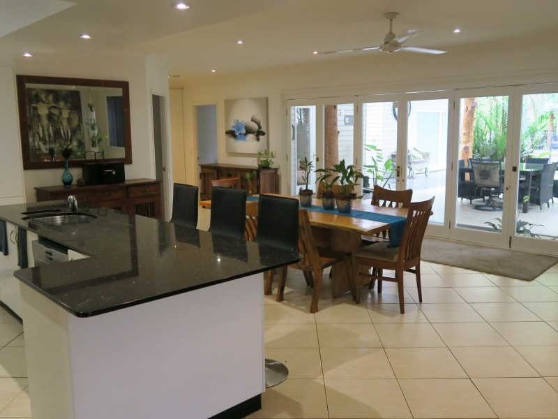 24 Bolton Street, Whitfield QLD 4870