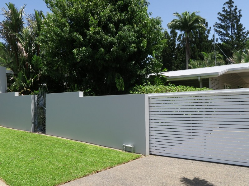 24 Bolton Street, Whitfield QLD 4870