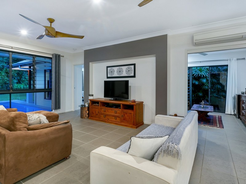 3 Muller Street, Palm Cove QLD 4879