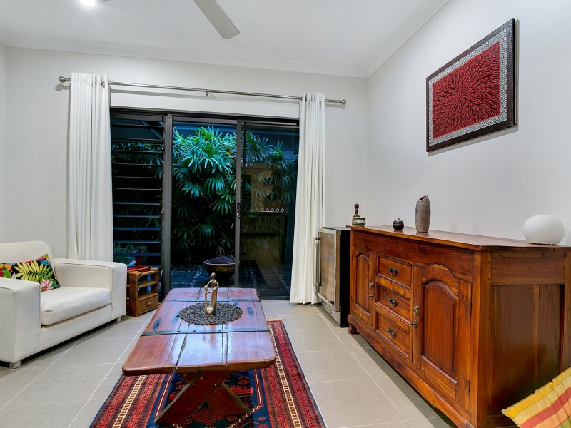 3 Muller Street, Palm Cove QLD 4879