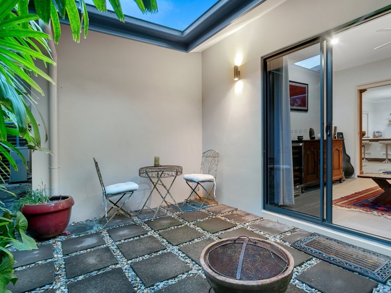 3 Muller Street, Palm Cove QLD 4879
