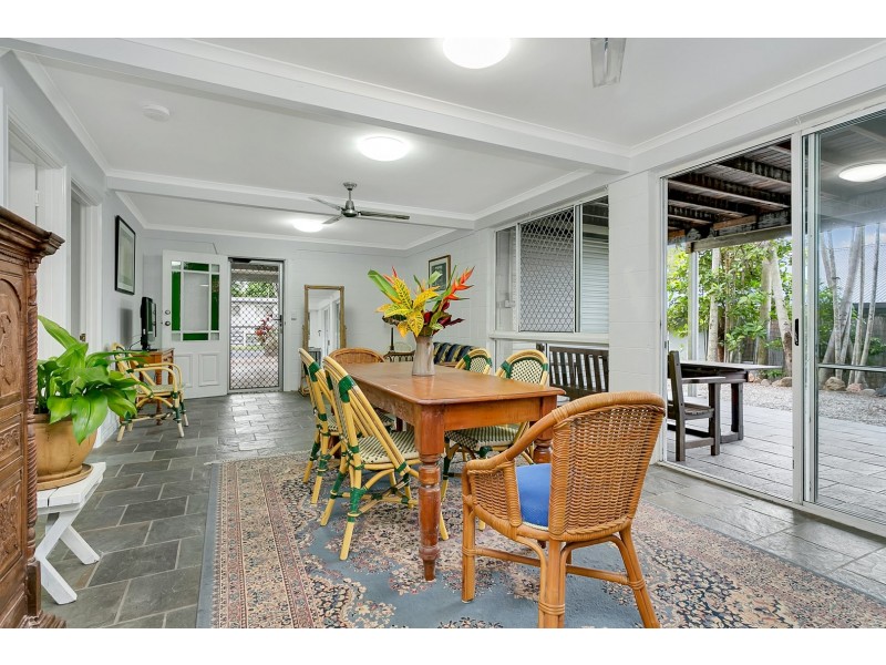 79 Upper Miles Street, Manoora QLD 4870