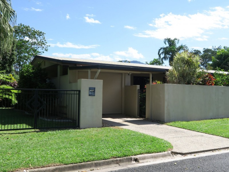 1 Montrose Ave, Edge Hill QLD 4870
