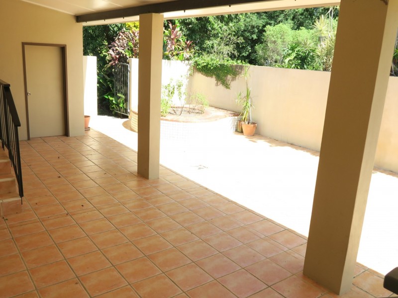 1 Montrose Ave, Edge Hill QLD 4870