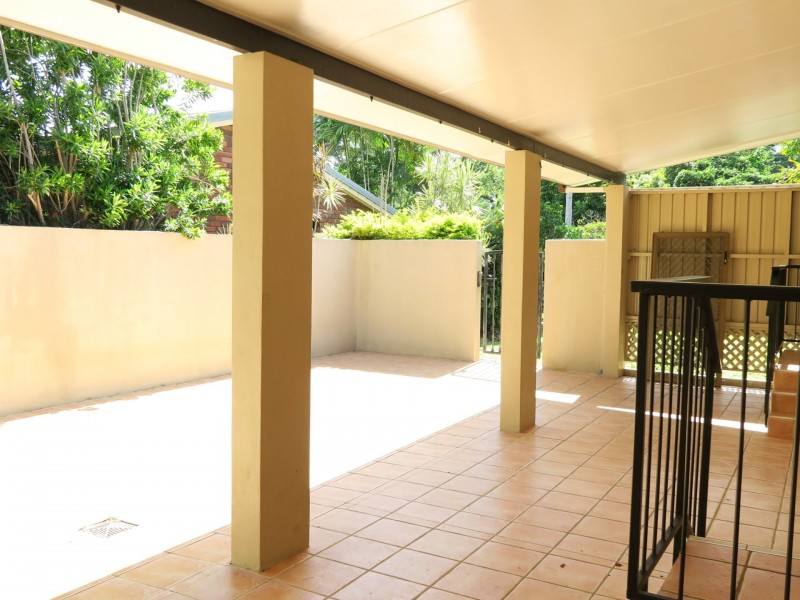 1 Montrose Ave, Edge Hill QLD 4870