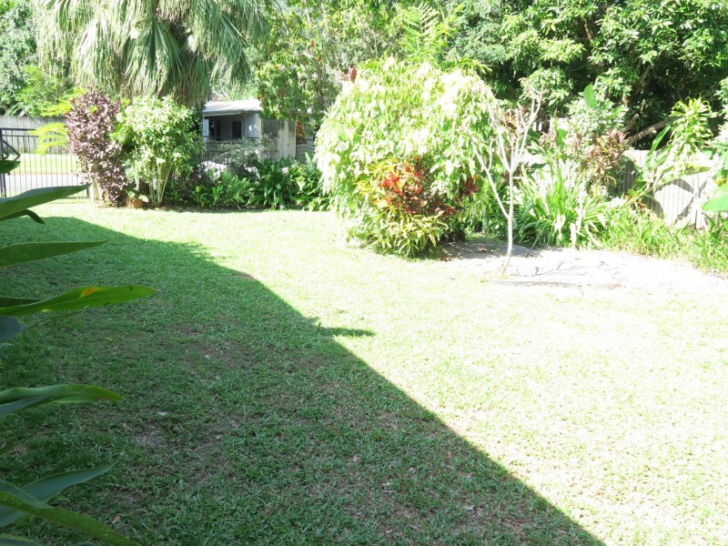 1 Montrose Ave, Edge Hill QLD 4870