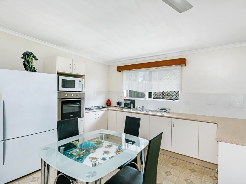 23 Reservoir Road, Manoora QLD 4870