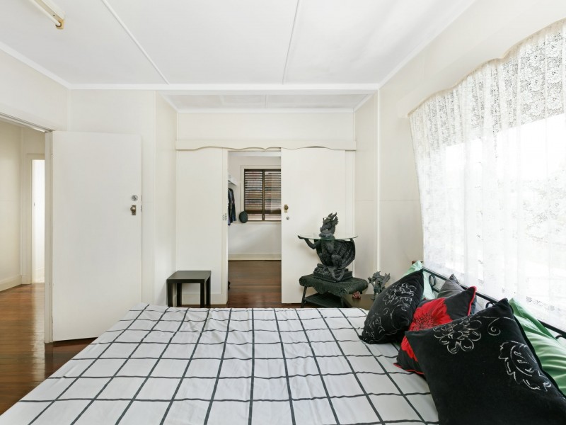 23 Reservoir Road, Manoora QLD 4870