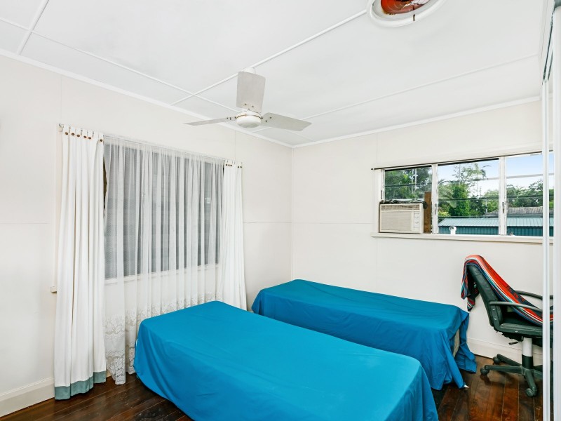23 Reservoir Road, Manoora QLD 4870