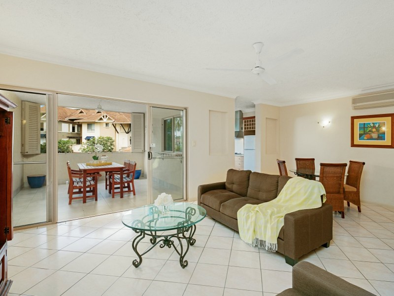 1308/2 Greenslopes Street, Cairns North QLD 4870