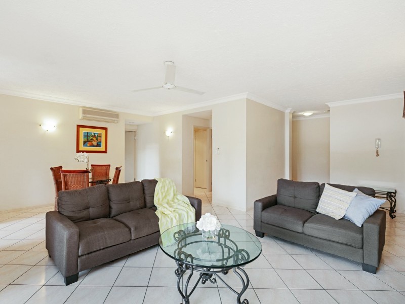 1308/2 Greenslopes Street, Cairns North QLD 4870