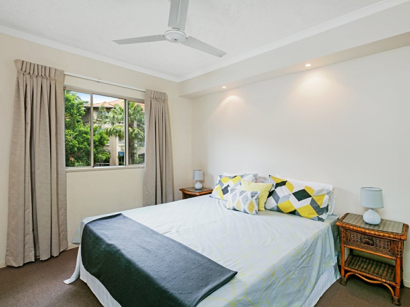 1308/2 Greenslopes Street, Cairns North QLD 4870