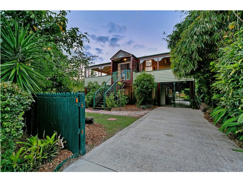 38 Smith Street, Cairns North QLD 4870