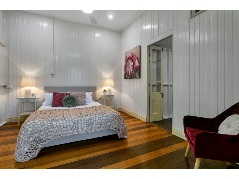 38 Smith Street, Cairns North QLD 4870