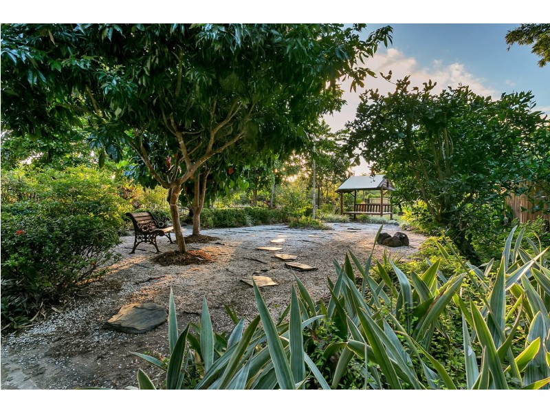 38 Smith Street, Cairns North QLD 4870