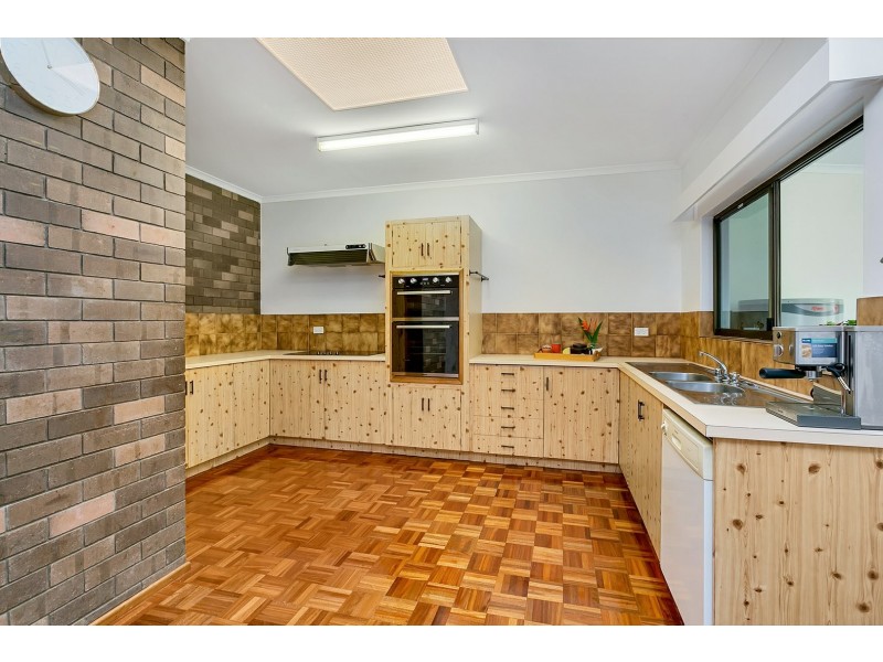 23 Wirrah Street, Bayview Heights QLD 4868