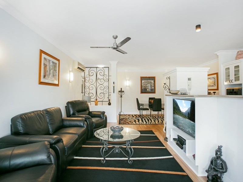 410/2 Greenslopes Street, Cairns North QLD 4870