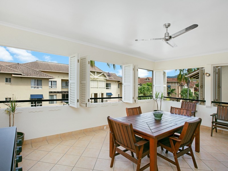 410/2 Greenslopes Street, Cairns North QLD 4870