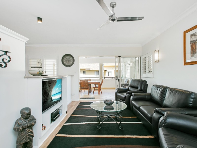 410/2 Greenslopes Street, Cairns North QLD 4870