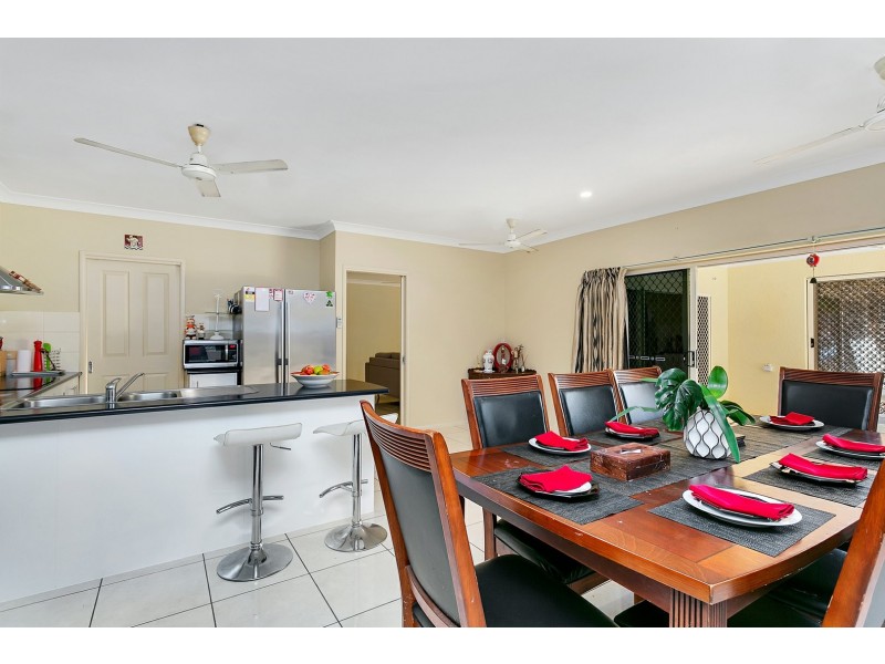 31 Tradewinds Close, Redlynch QLD 4870