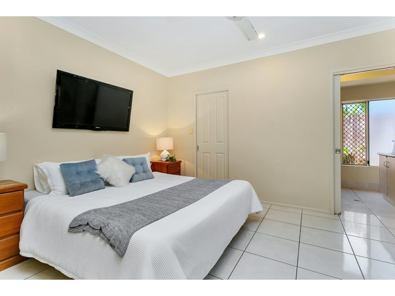 31 Tradewinds Close, Redlynch QLD 4870