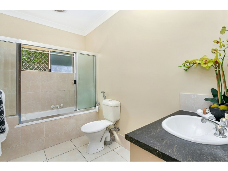 31 Tradewinds Close, Redlynch QLD 4870