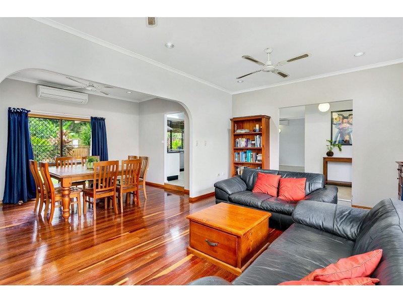 25 Meston Crescent, Brinsmead QLD 4870