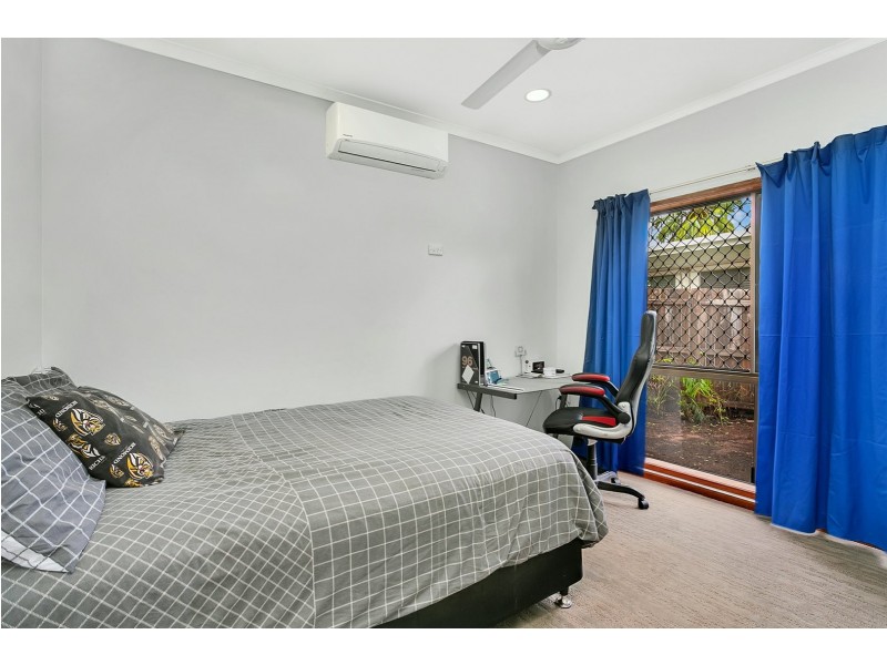 25 Meston Crescent, Brinsmead QLD 4870