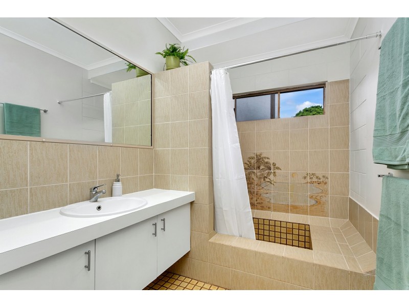 25 Meston Crescent, Brinsmead QLD 4870