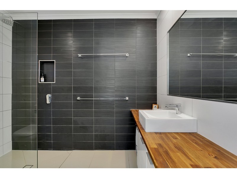 12-14 Eddy Street, Clifton Beach QLD 4879