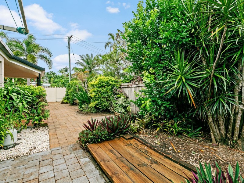 1/1 Josephine Close, Yorkeys Knob QLD 4878