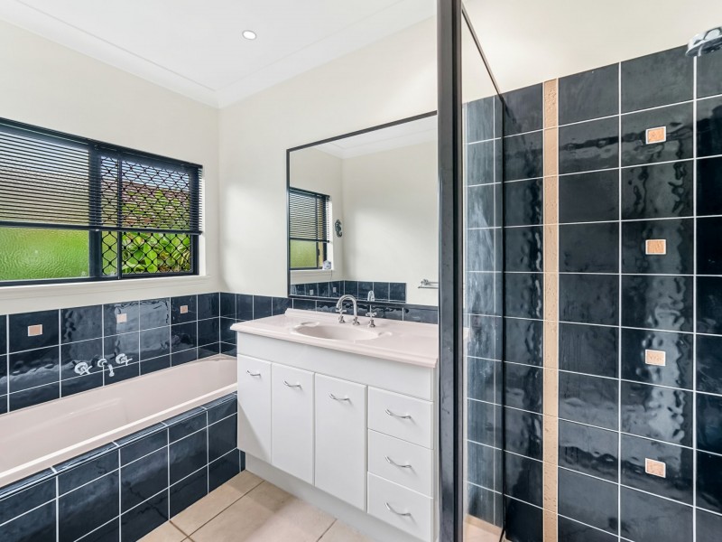 4 Yellowfin Close, Kanimbla QLD 4870